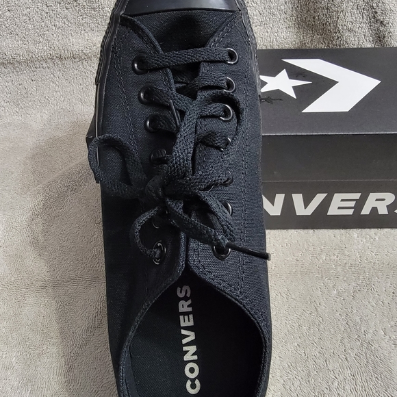 Converse - Picture 2 of 8